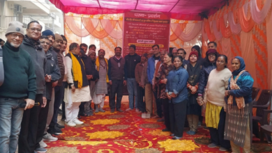 Greater Noida residents protest lack of basic amenities, recite Sunderkand