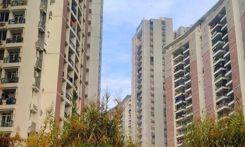 Structural Safety Concerns Rise at Great Value Sharanam Noida