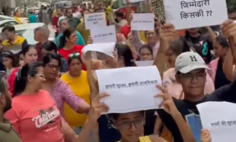 Panchsheel Greens-2 Residents Protest Over Repeated Dog-Bite Cases