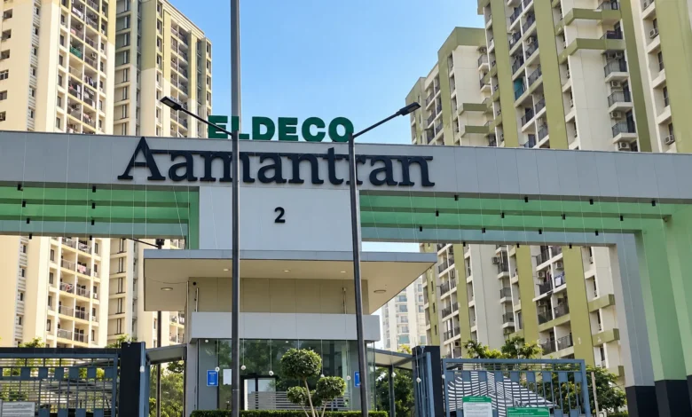 Residents Protest at Eldeco Aamantran